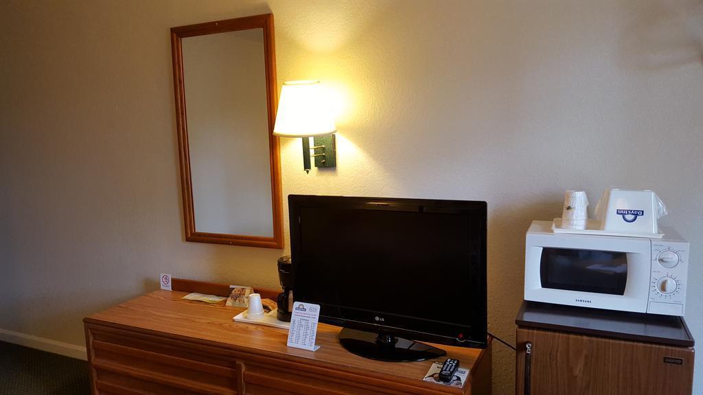 Econo Lodge Cherry Point Havelock Eksteriør bilde