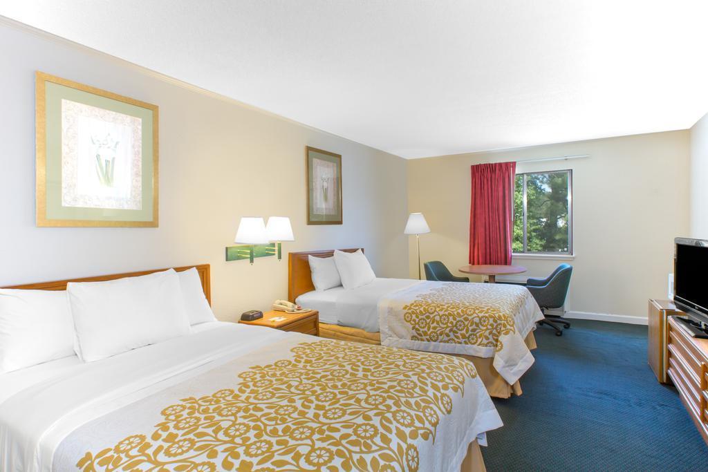 Econo Lodge Cherry Point Havelock Eksteriør bilde
