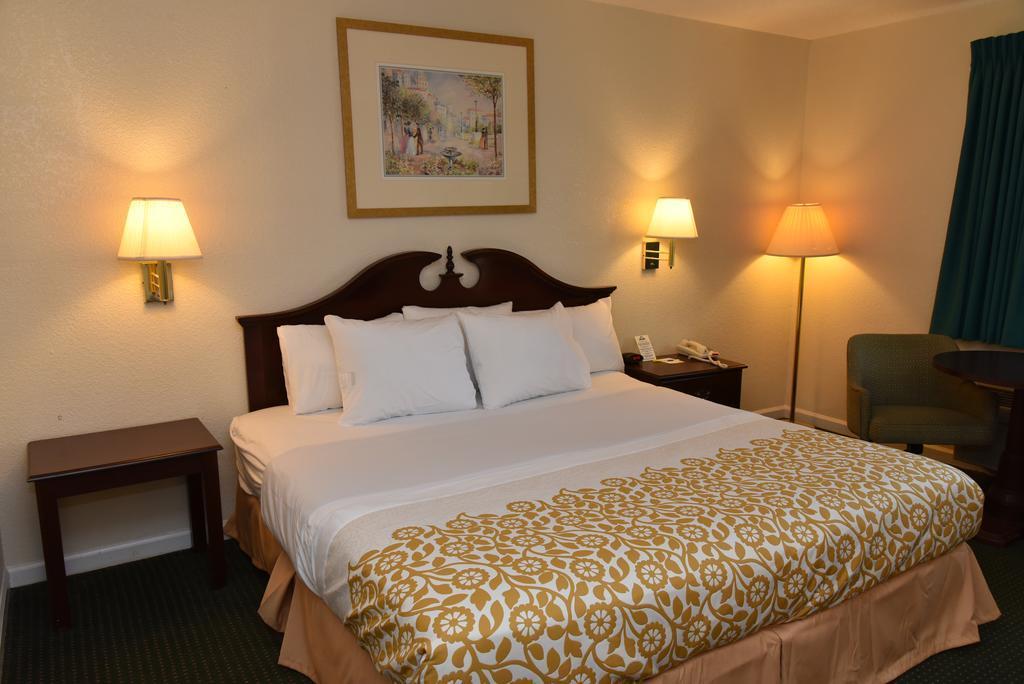 Econo Lodge Cherry Point Havelock Eksteriør bilde
