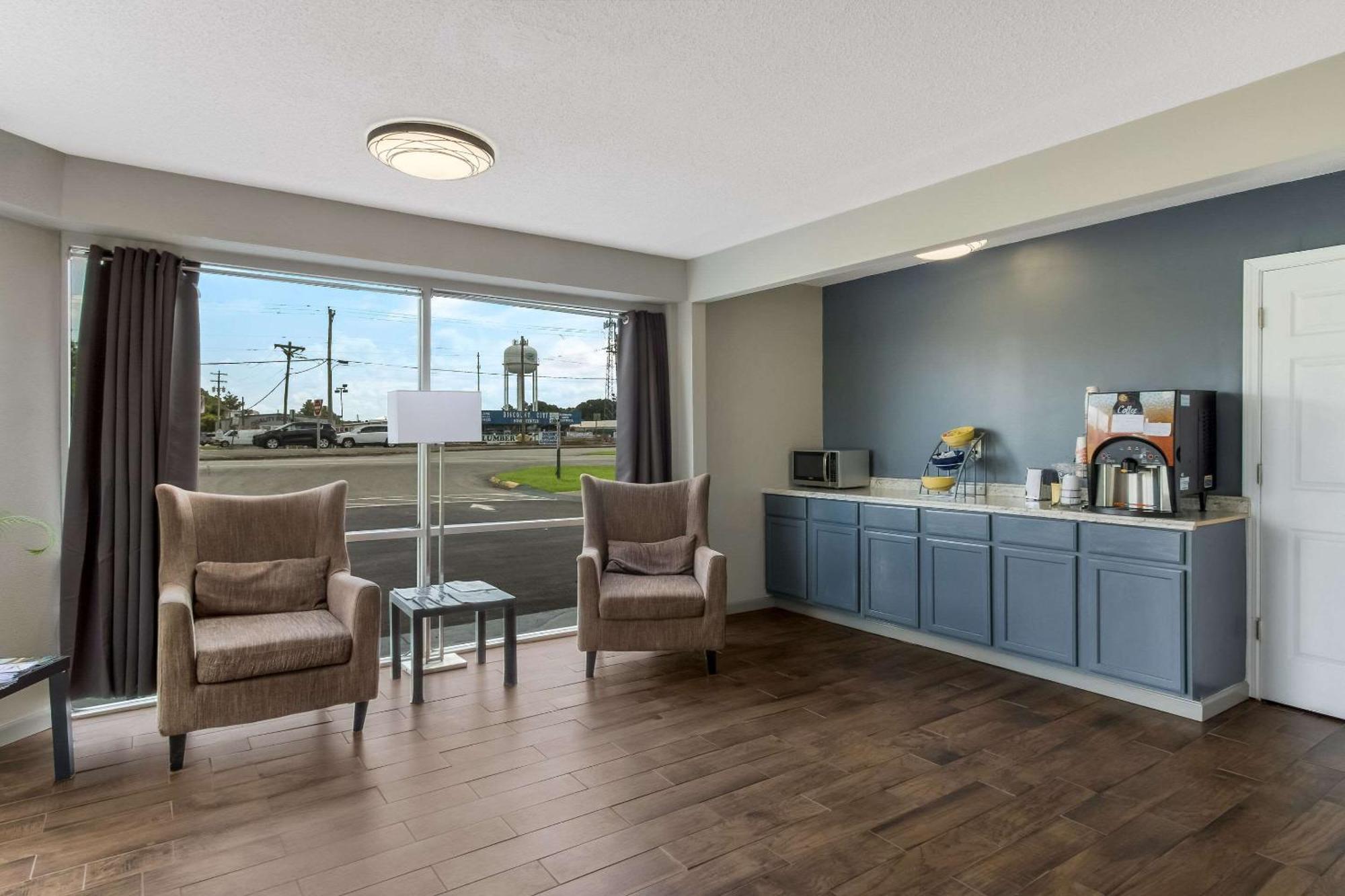 Econo Lodge Cherry Point Havelock Eksteriør bilde