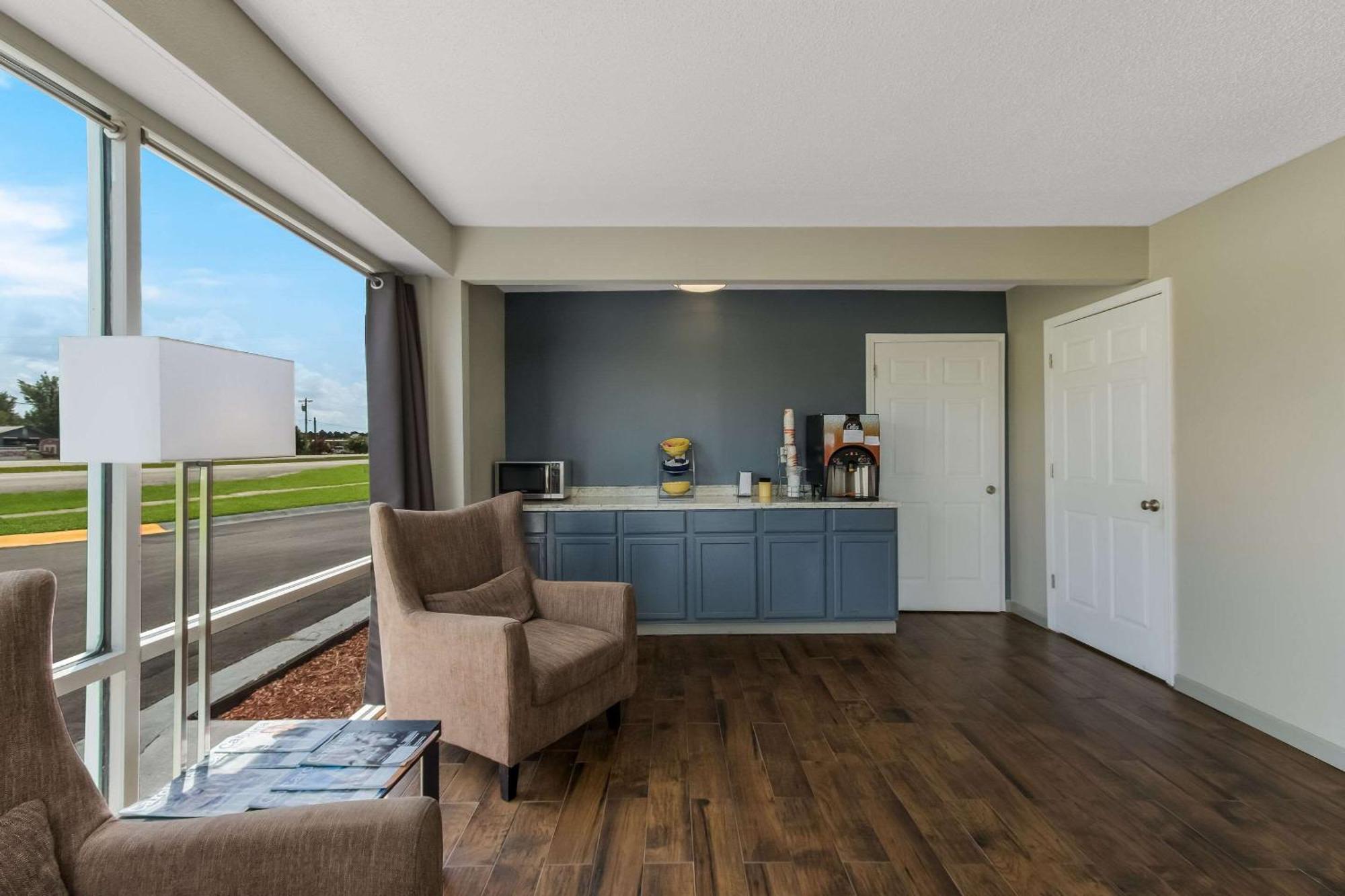 Econo Lodge Cherry Point Havelock Eksteriør bilde