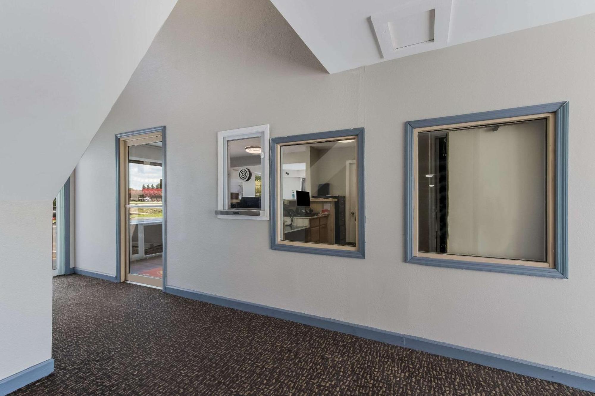 Econo Lodge Cherry Point Havelock Eksteriør bilde