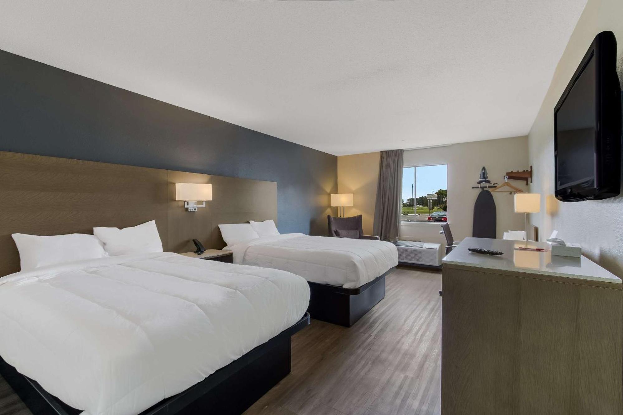 Econo Lodge Cherry Point Havelock Eksteriør bilde