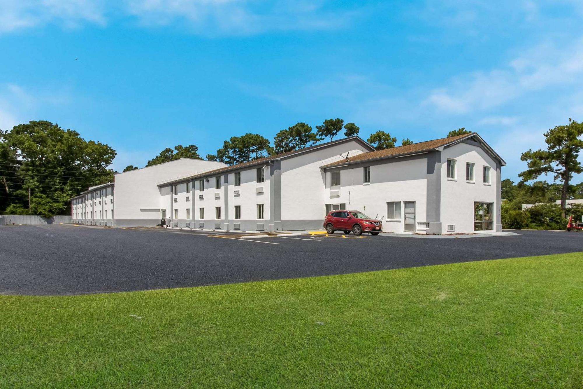 Econo Lodge Cherry Point Havelock Eksteriør bilde